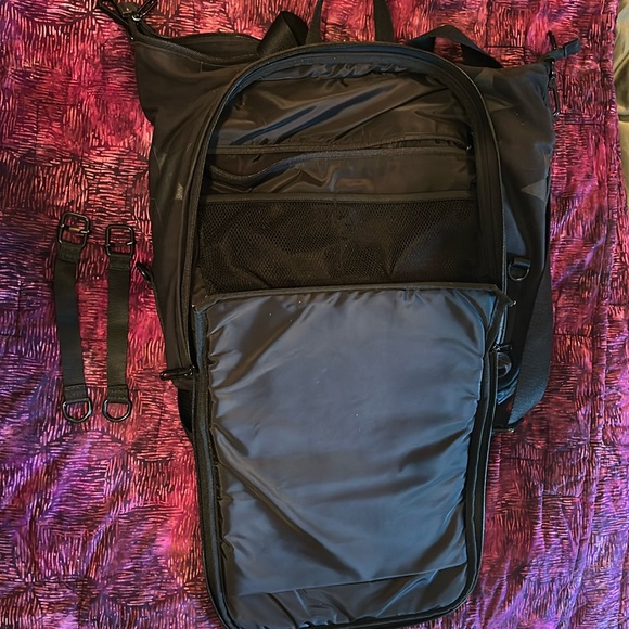 RARE NUNUNU diaper bag backpack with distressed black stars - Picture 4 of 7